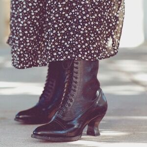 NWOB Oak Tree Farms Mirabelle Black Leather Victorian Lace Up Boots 6 Edwardian